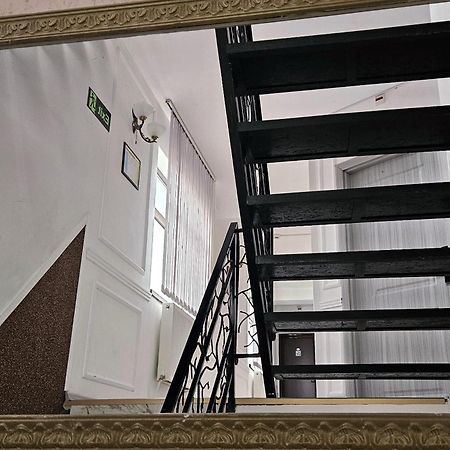 Flamingo Hotel Питещ Екстериор снимка