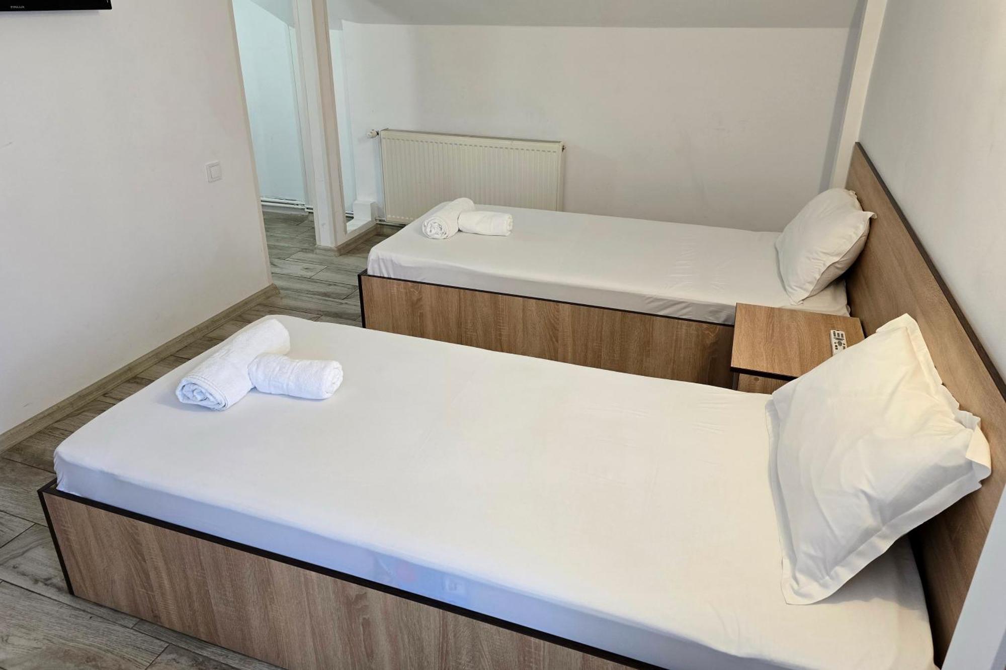 Flamingo Hotel Питещ Екстериор снимка