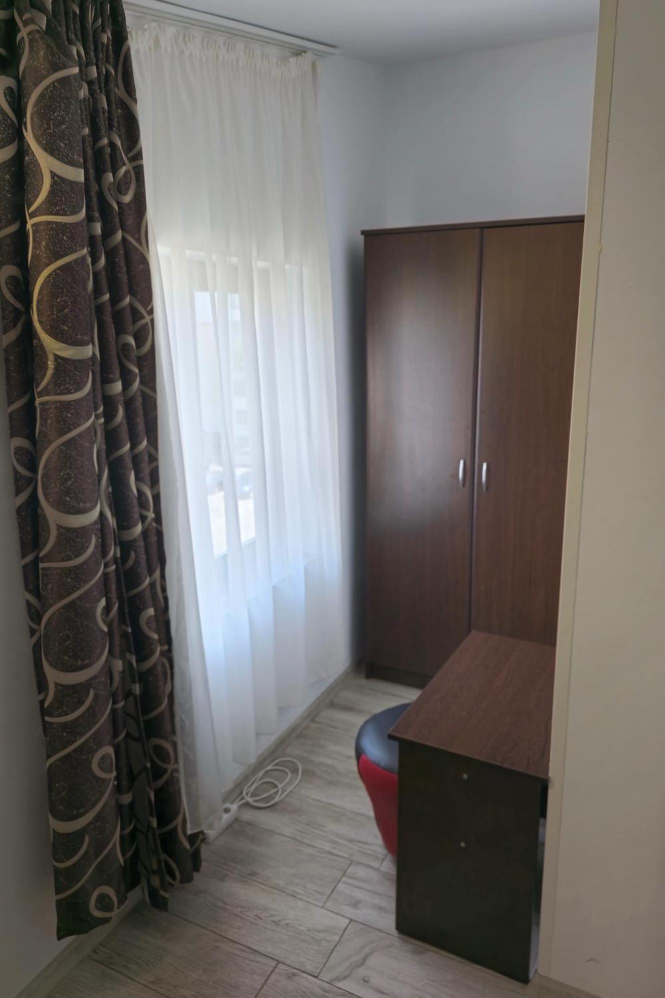 Flamingo Hotel Питещ Екстериор снимка